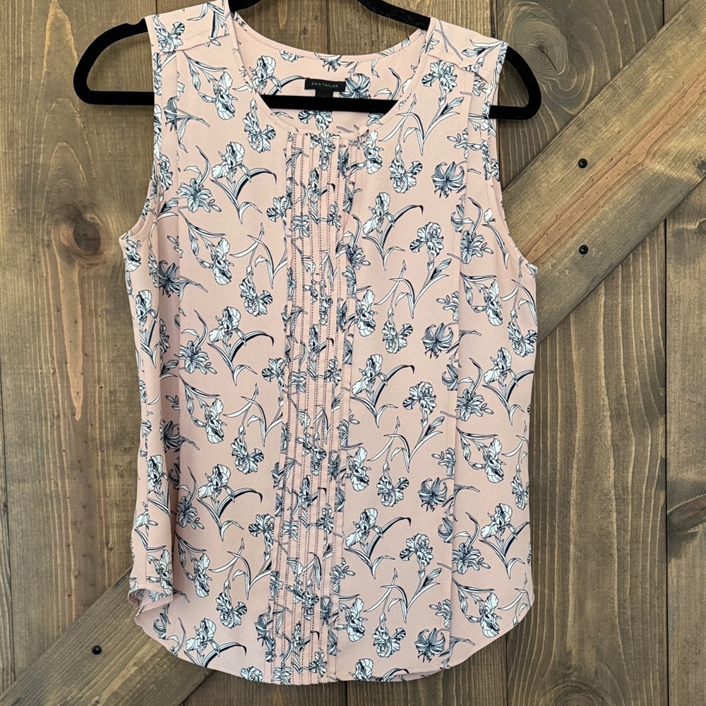 Ann Taylor Pink & Navy Floral Sleeveless Cami Size small